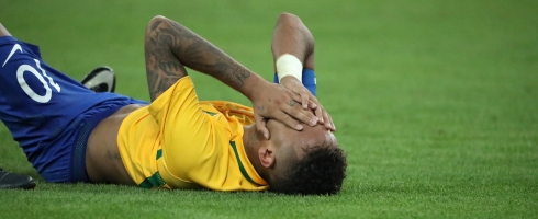 neymar-down-olympics230816epa