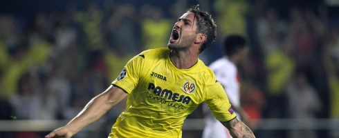 pato-celebrating-villarreal-epa220816