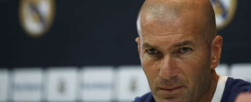 zidane-stern-presser-epa210816