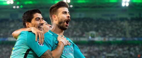 pique-celebrating-gladbach-epa280916