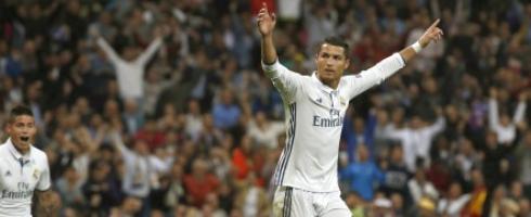 ronaldo-celebrates-epa15092016