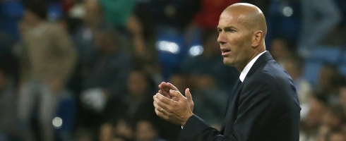 zidane-clapping-epa140916