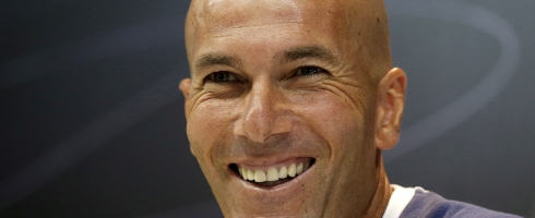 zidane-laughing-epa240916