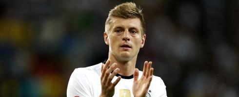 kroos-clapping-euros490epa_0_1_0