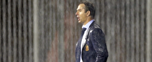 lopetegui-rain-epa091016