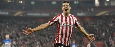 aduriz-celebrating-genk-epa051116