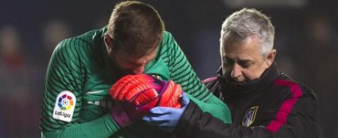 oblak-shoulderinjury-epa13122016_0