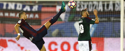 eibar-osasuna-action-epa120317