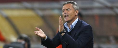 escriba-clapping-epa140117