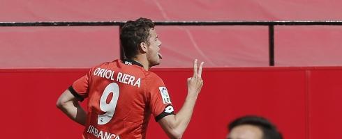 riera-back-epa130816