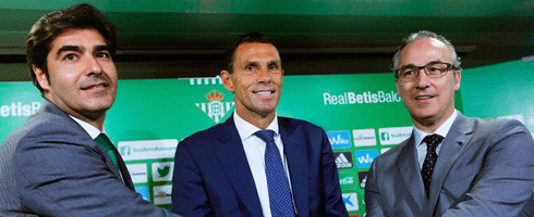 poyet-betis-presentation490