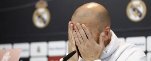 zidane-headinhands-epa18012017_1