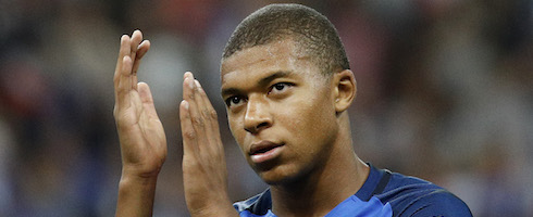 mbappe-1708-clap-epa