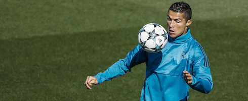 ronaldo-1709-ball-epa