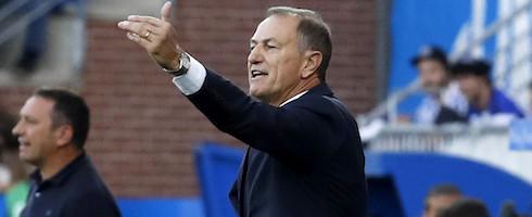 de-biasi-1710-pointing-epa