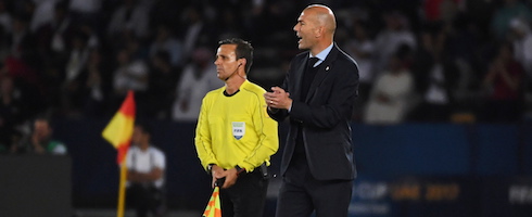 zidane-1712-linesman-epa