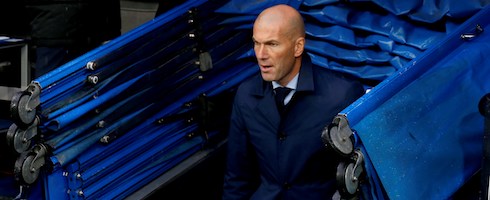 zidane-1801-dugout-epa