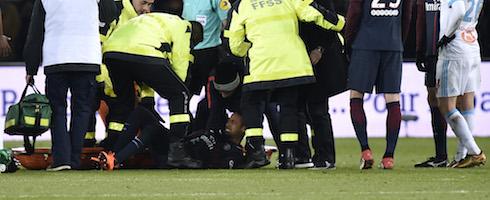 neymar-1802-stretcher-epa