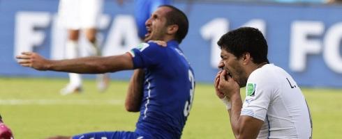 chiellini-suarez-epa03042018