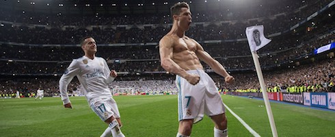 ronaldo-1804-topless-epa