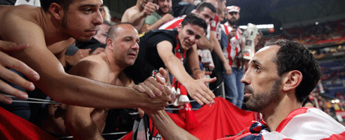 jjuanfran-celebrates-fans-e
