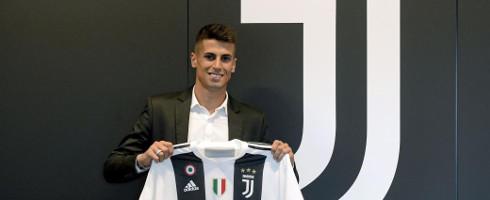 Cancelo-1806-Juve-shirt-juventus