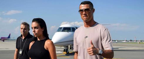 Ronaldo-1807-plane-juve