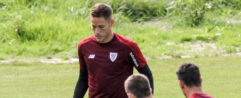 Athletic Bilbao goalkeeper Alex Remiro