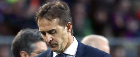 Real Madrid boss Julen Lopetegui looking down