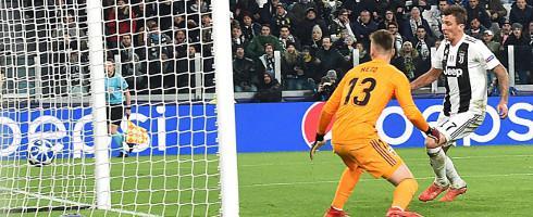 Juventus beat Valencia in the Champions League