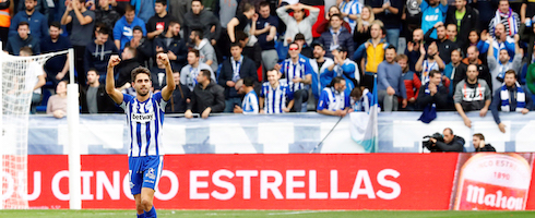 Alaves' Ruben Sobrino celebrating