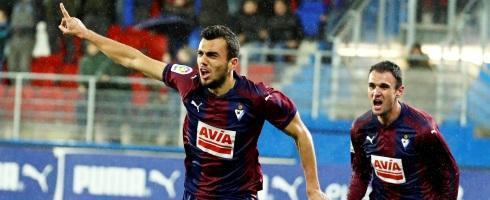 Eibar midfielder Joan Jordan