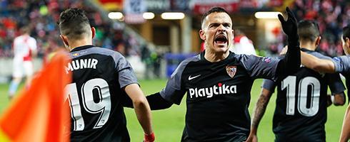 Sevilla midfielder Roque Mesa 