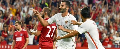 Granada midfielder Maxime Gonalons