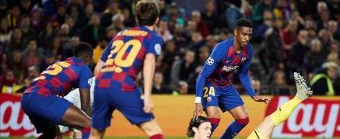 Barcelona defender Junior Firpo