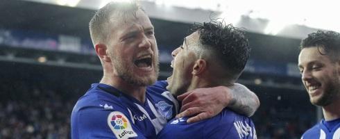 Alaves striker John Guidetti