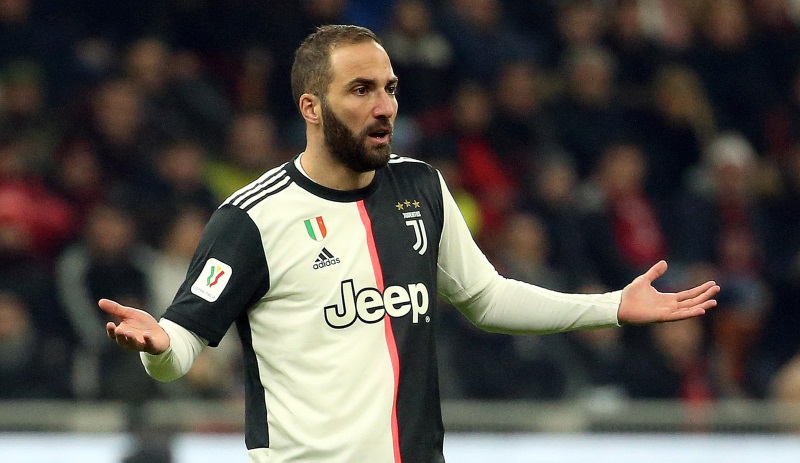 Gonzalo Higuain confirms retirement from professional football