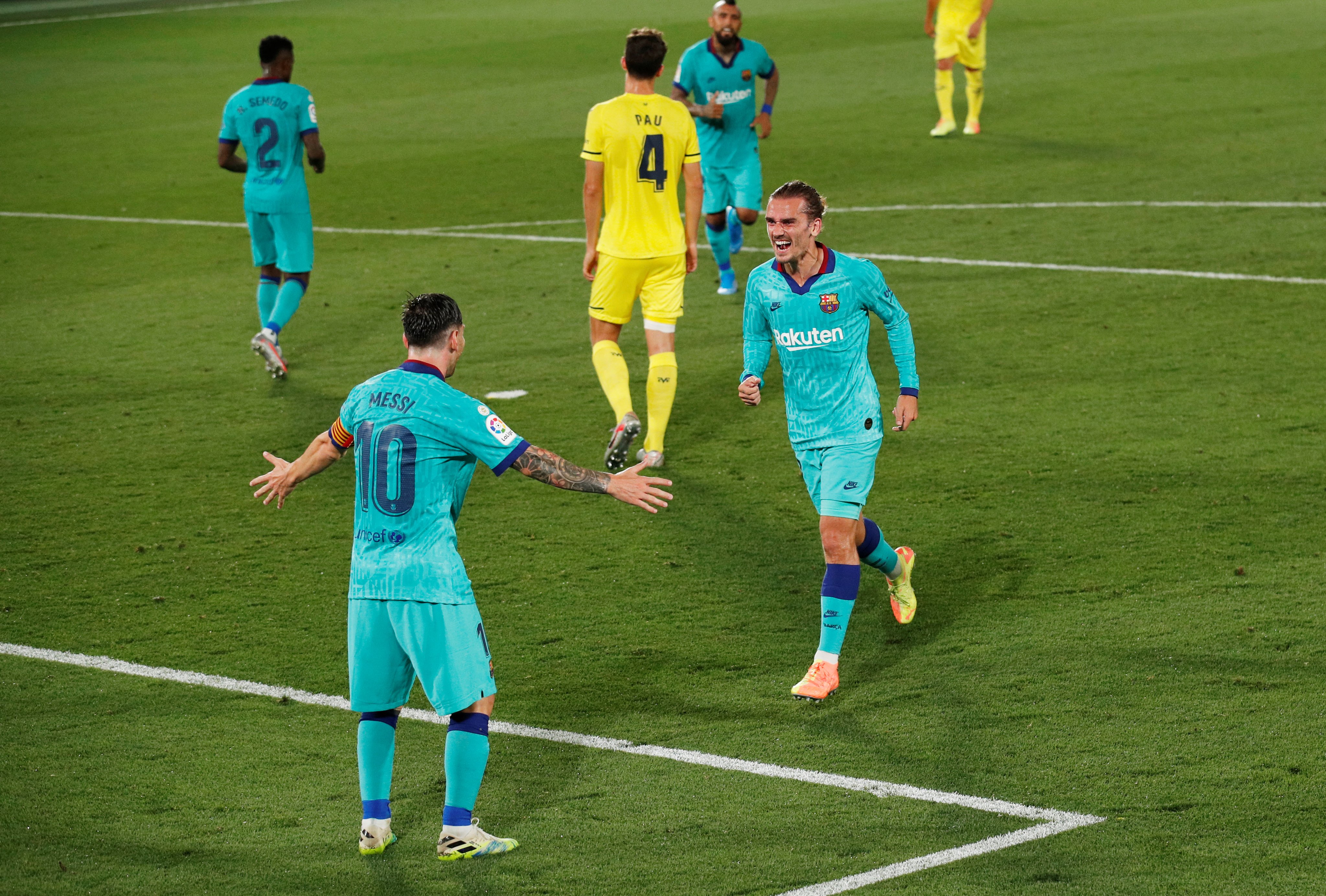 Barcelona secure vital 4-1 La Liga win at Villarreal