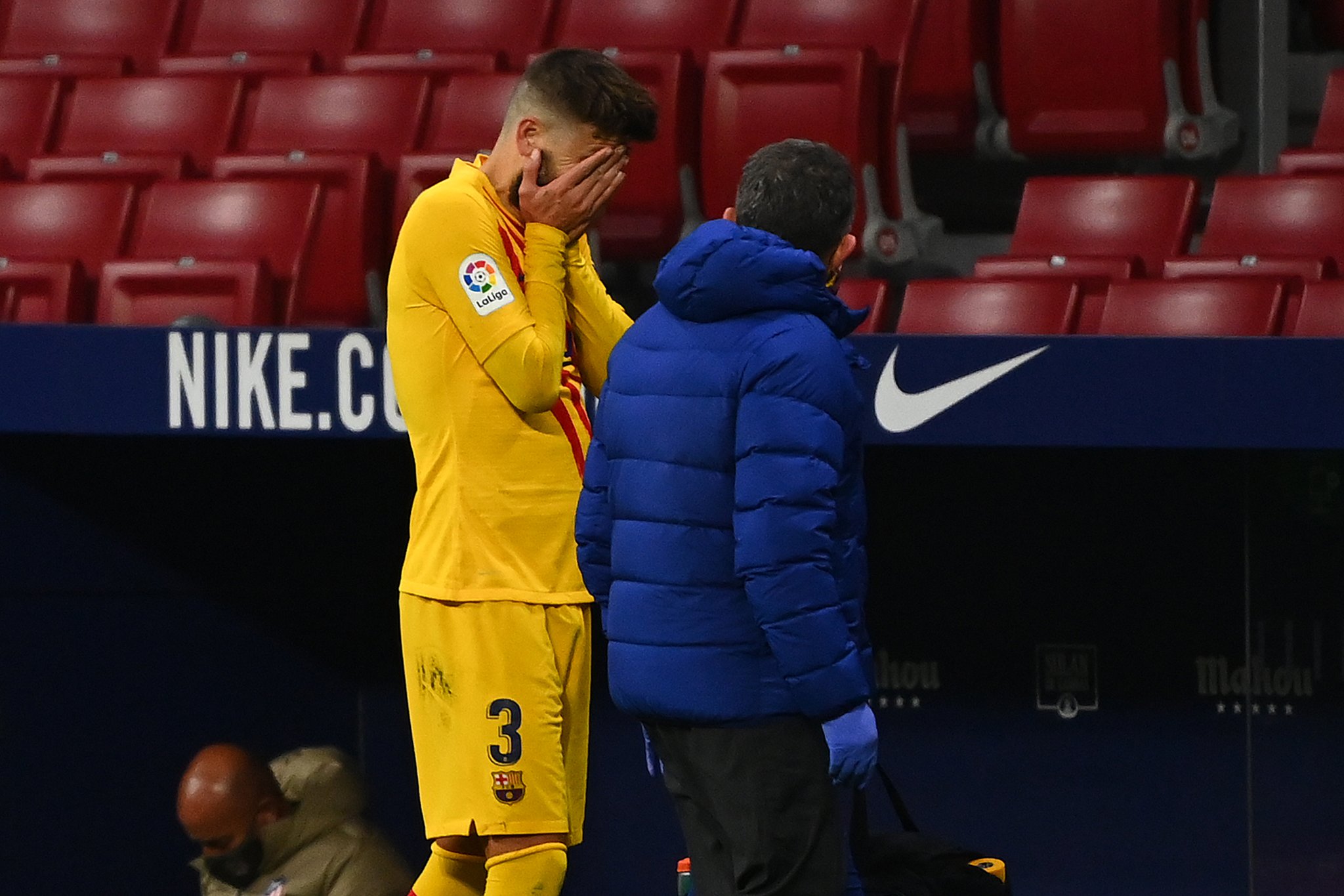 Barcelona offer injury updates on Gerard Pique and Sergi Roberto