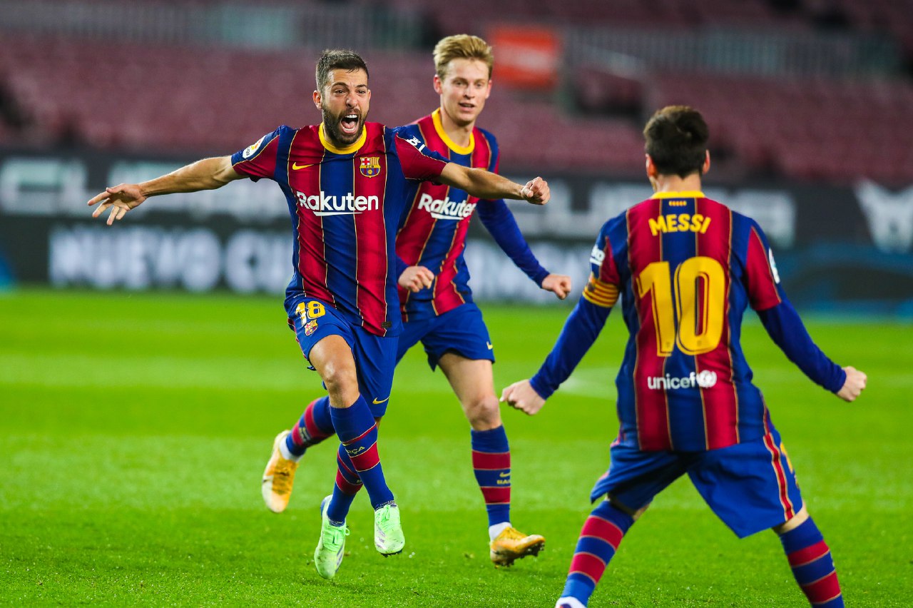 Watch: Jordi Alba scores certified golazo to make it 5-3 to Barcelona at Granada