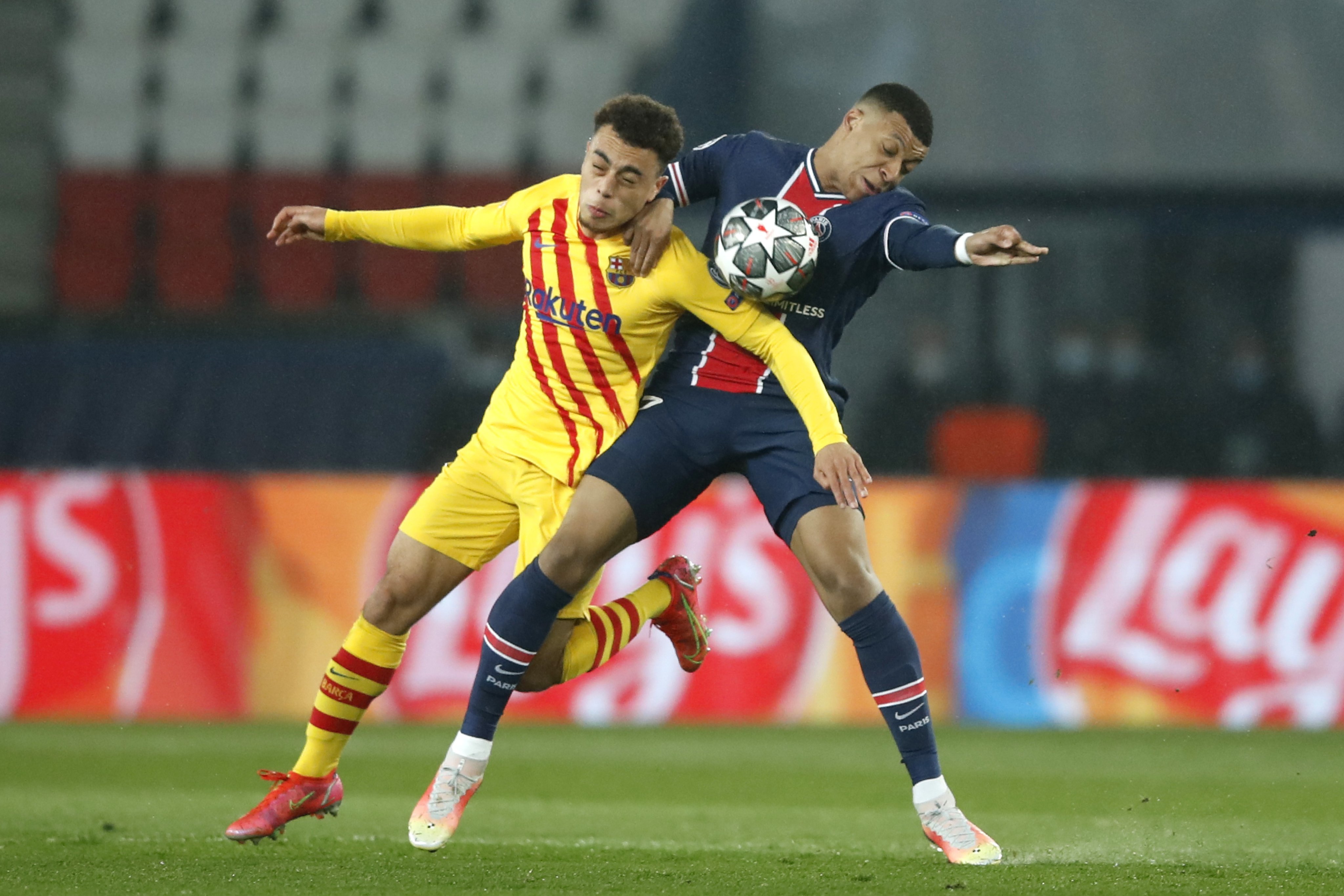 Watch: Sergino Dest strikes the crossbar for Barcelona against Paris Saint-Germain
