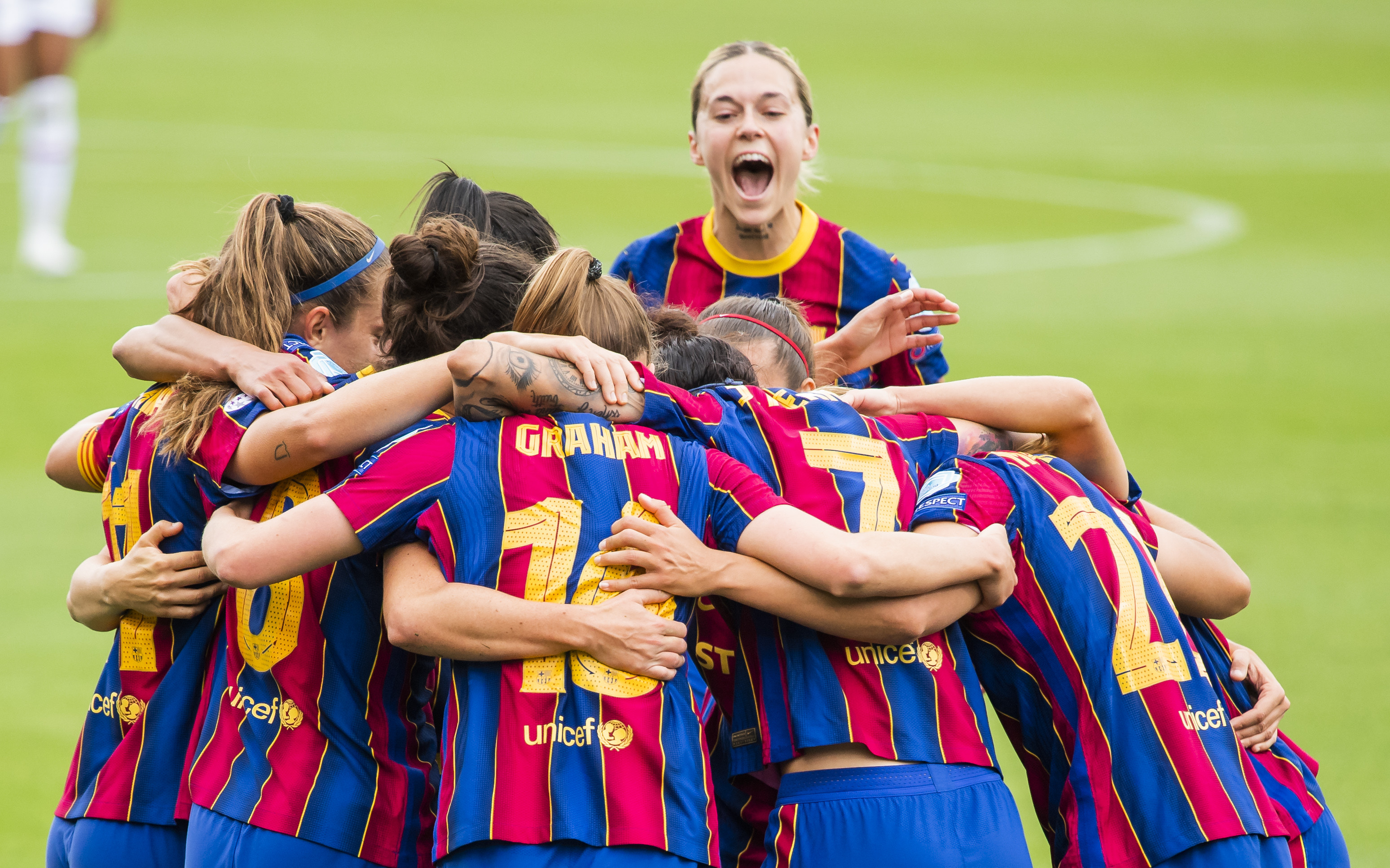 Barcelona Femeni v Paris Saint-Germain