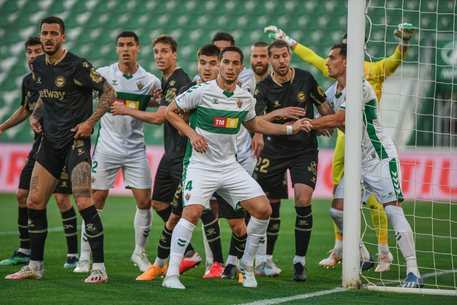 Elche v Alaves
