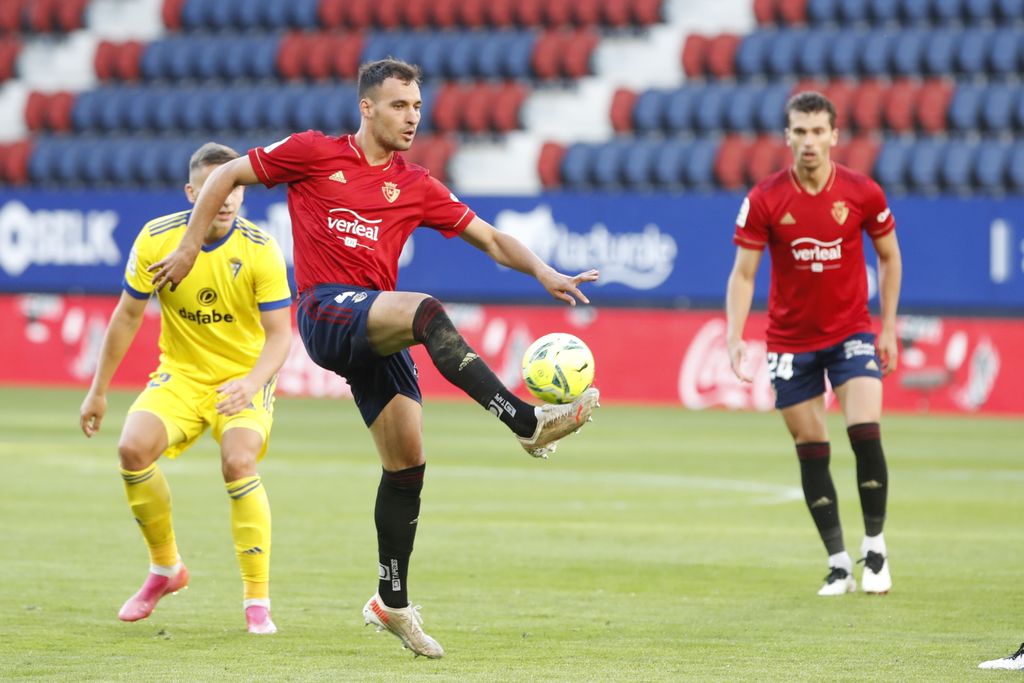 Osasuna v Cadiz