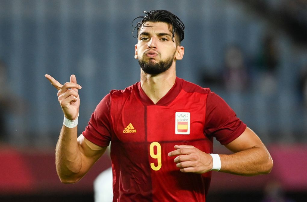 Rafa Mir of Sevilla