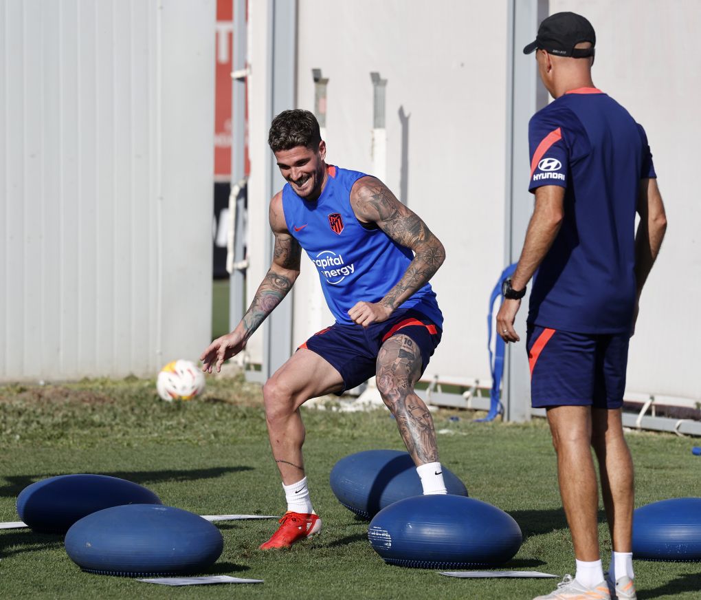 Deigo Simeone is set to back Rodrigo de Paul