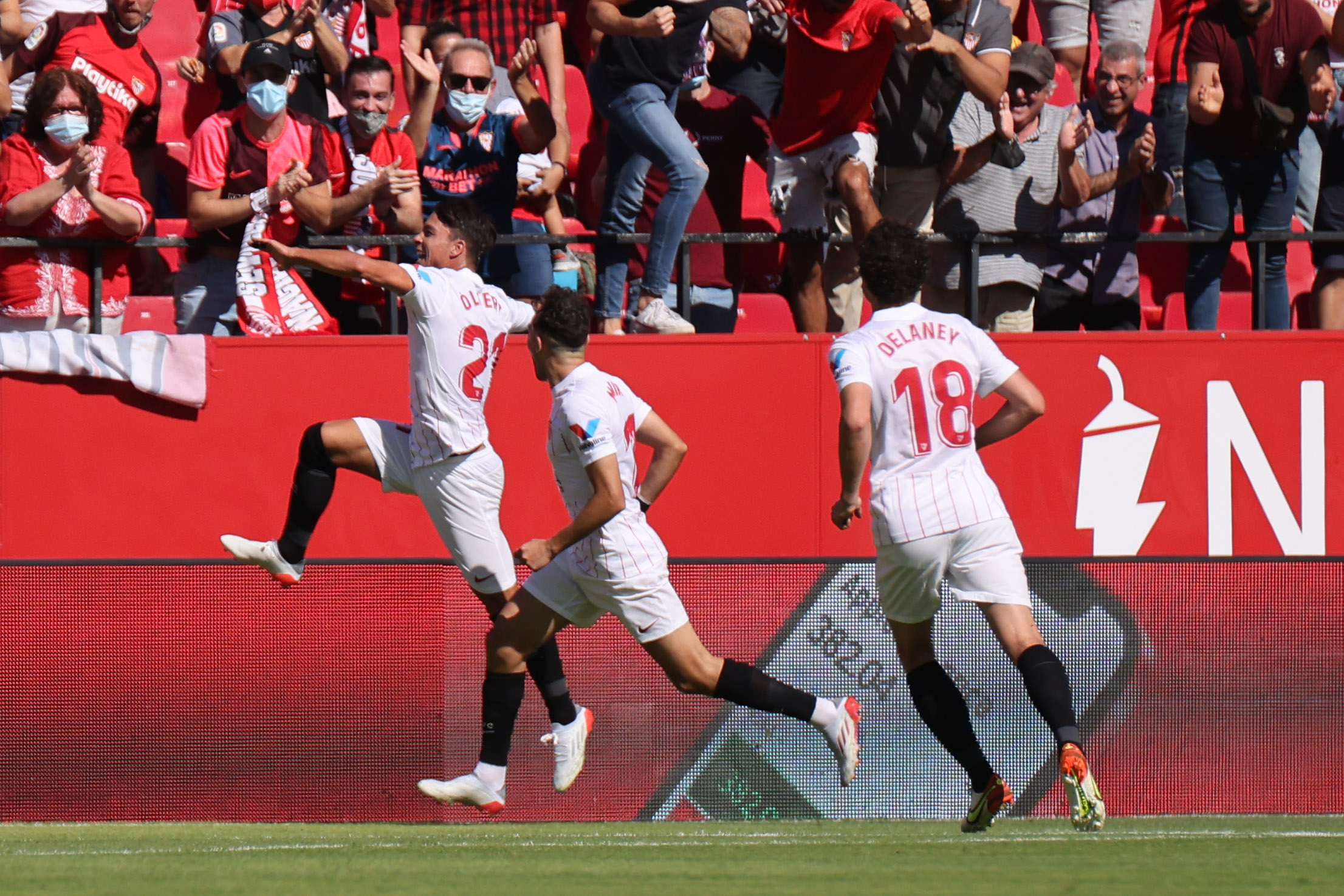 Sevilla go top after winning 5-3 shootout with Levante at the Sanchez-Pizjuan