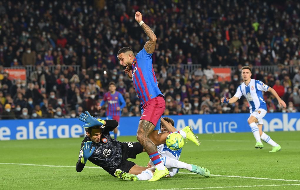 Memphis Depay of Barcelona against Espanyol