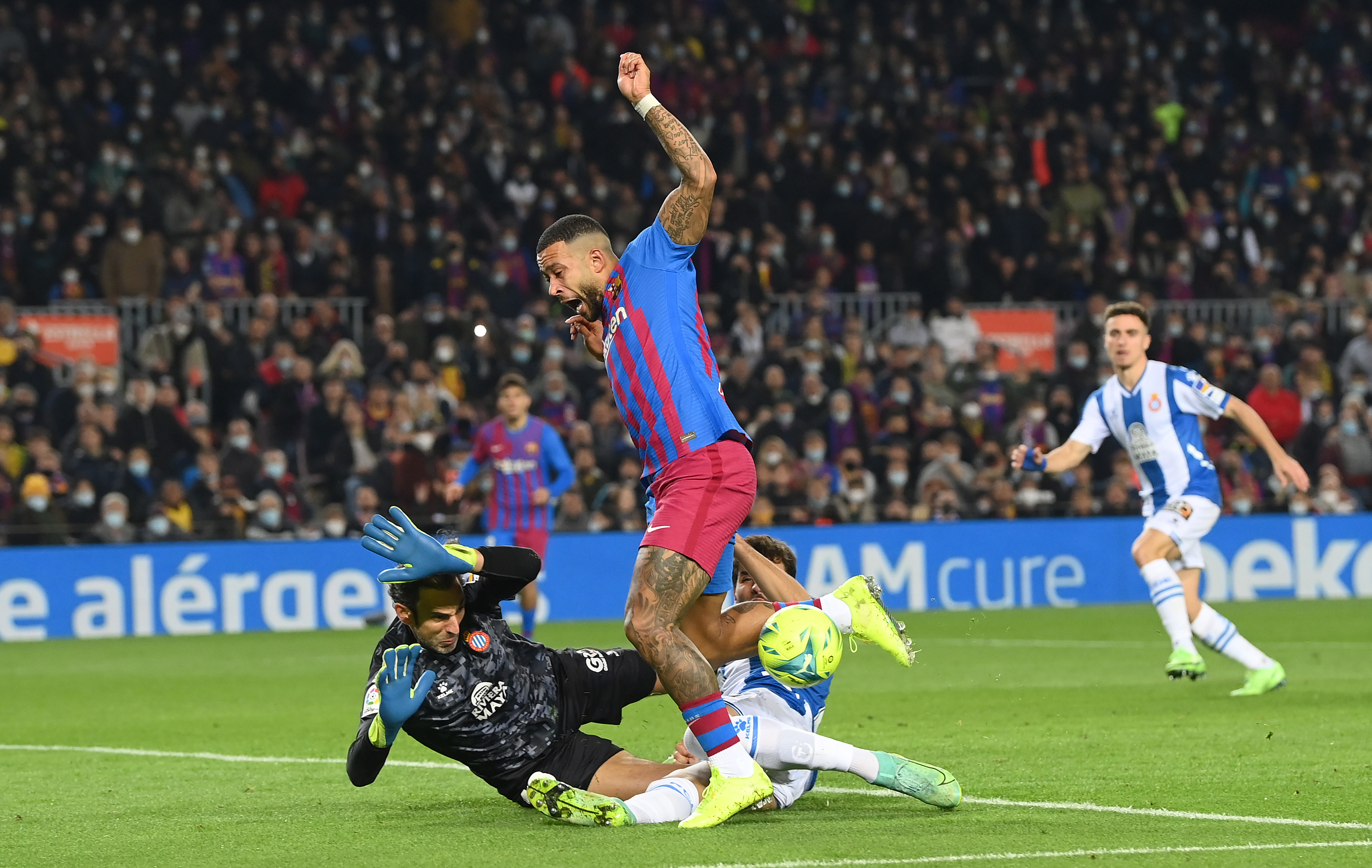 Memphis Depay of Barcelona against Espanyol