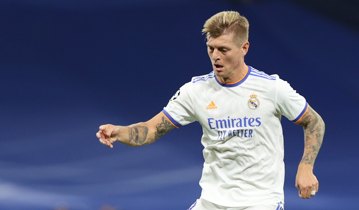 Toni Kroos’ agent issues update on Real Madrid star’s future amid transfer links